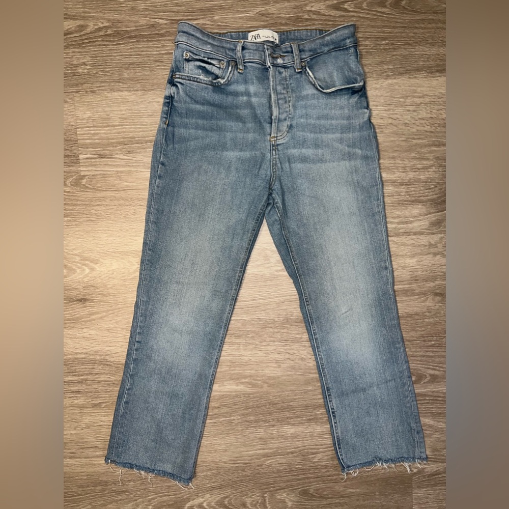ZARA light washed jeans size 6